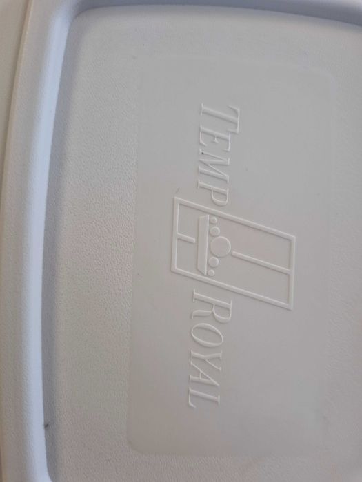 sprzedam tace pojemniki szpitalne do żywności TEMP ROYAL duża ilość!