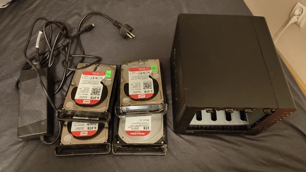 Synology DS415+ wraz z 4x6TB NASware !!