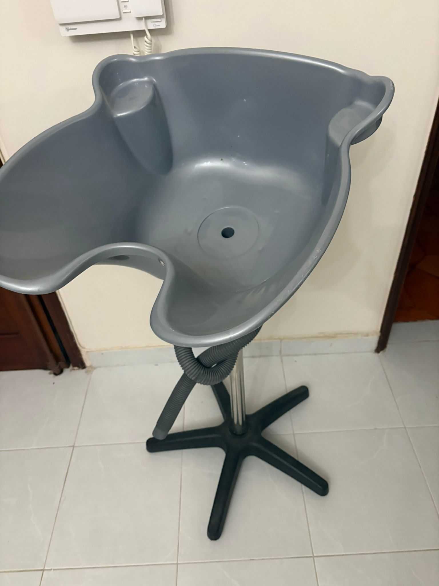 Lavatório Portátil Profissional – 40€ (Negociável)