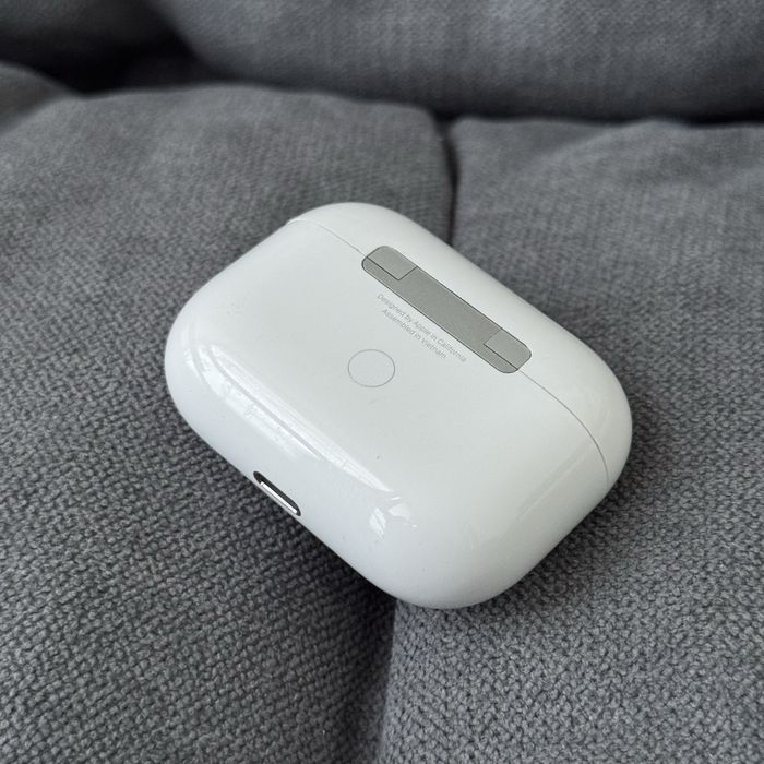 Apple Airpods Pro (кейс, 1 наушник)