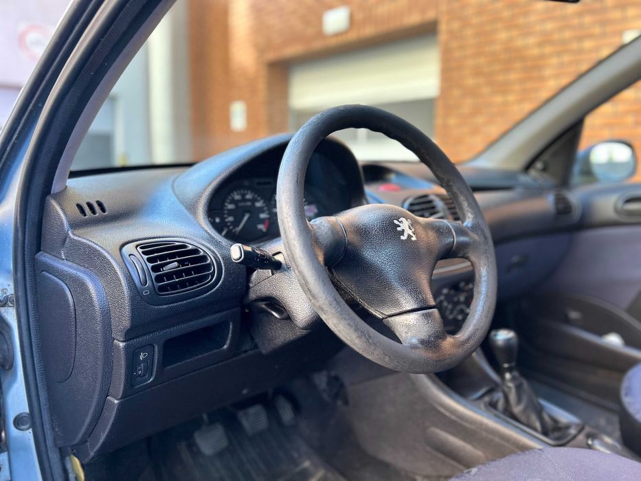 Peugeot 206 1.1 Benz Przegląd na Rok ! Ładny Stan ! Warto !