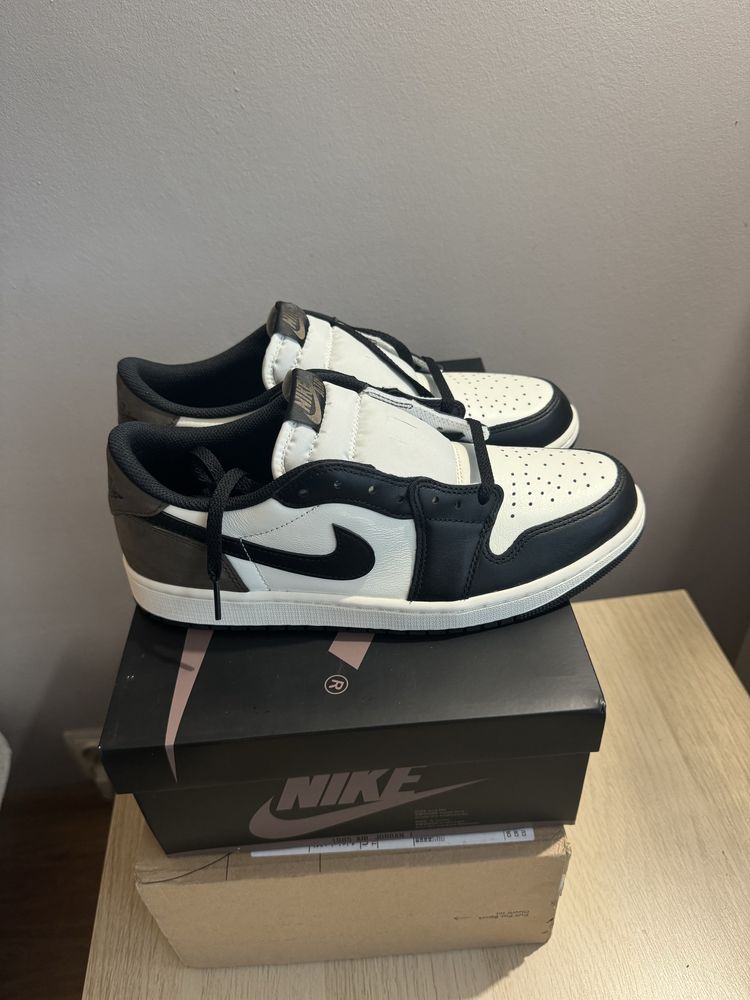 Air Jordan 1 Low OG Mocha