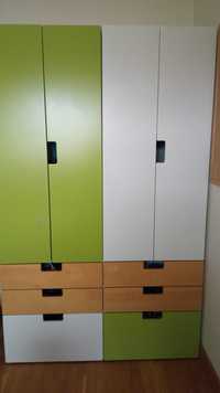 Szafa szafy Ikea Stuva zielona i biała - pokój dziecięcy