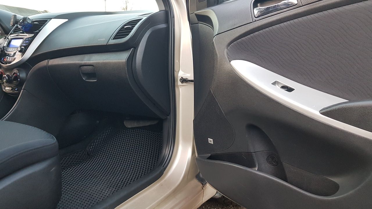 Hyunbai Accent 1.4 2012 рік