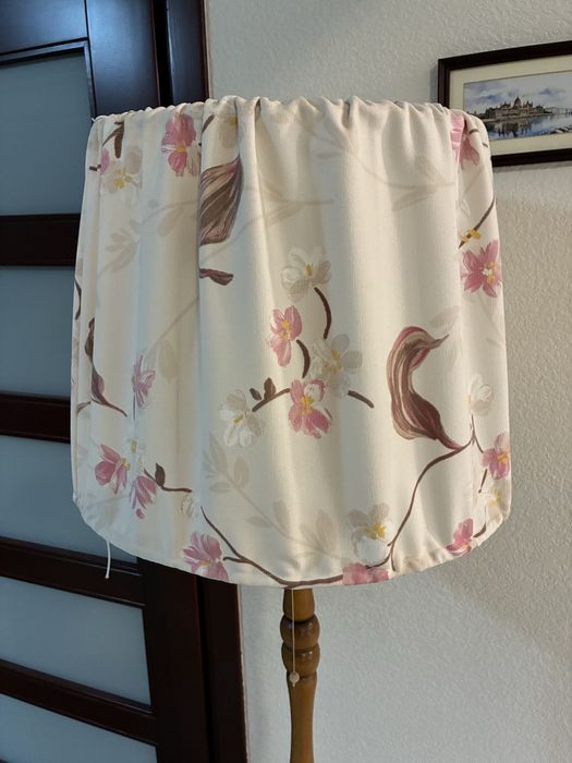 Lampa stojąca podłogowa drewniana