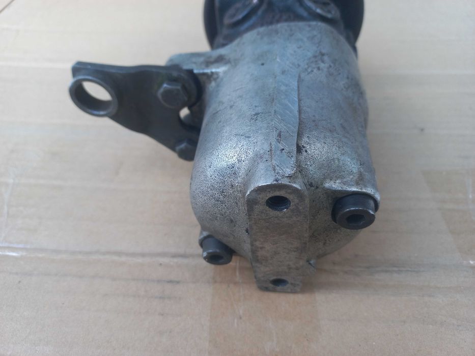 Насос гідропідсилювача руля Audi 100 C3 (під реставрацію)