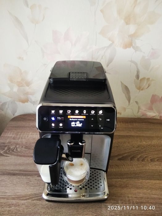 Кофемашина Phillips ep 4300 series LatteGo