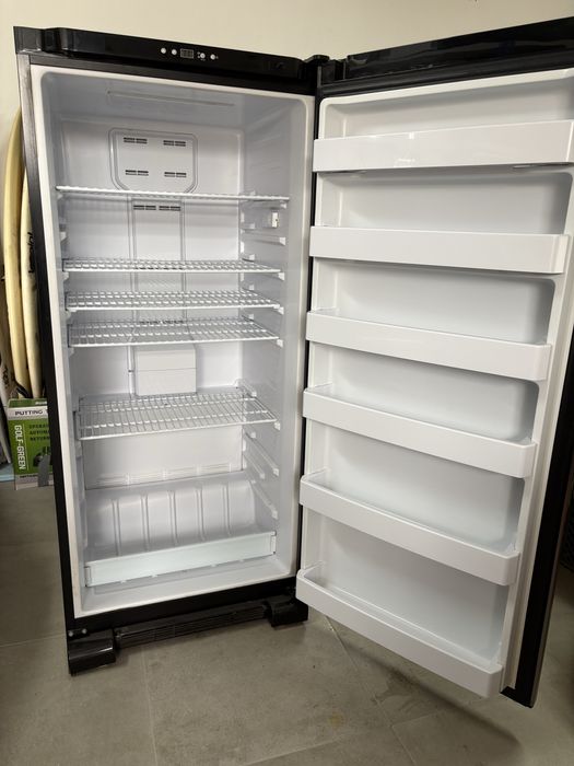 Congelador vertical marca Jocel