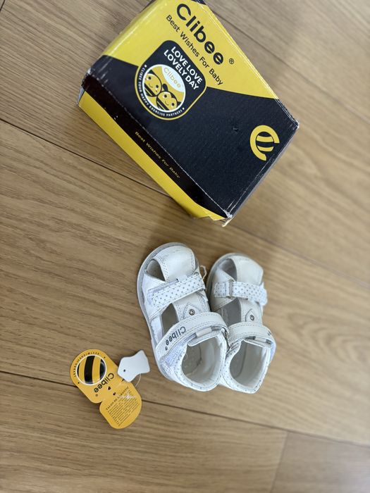 Clibee białe półbuty sandały rozmiar 21 skóra naturalna