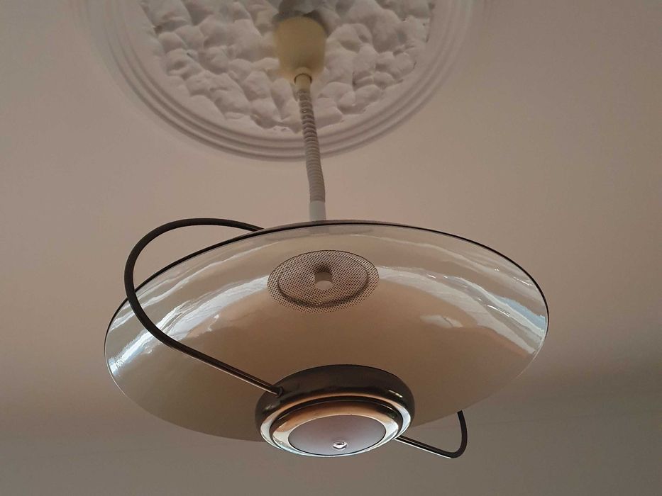 Belo Candeeiro de teto em bronze e vidro, com 57cm de envergadura