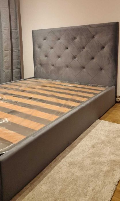 Camas De Casal Estofadas Top de Gama 190x140m Estrado Incluído 199€ !!