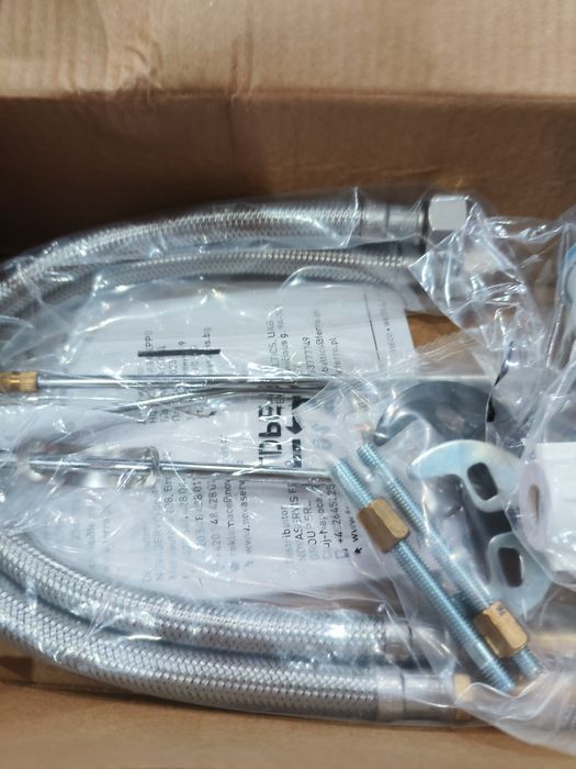 Bateria umywalkowa stojąca chrom zestaw
