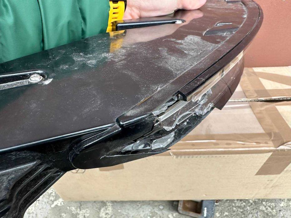 задний левый фонарь Porsche Taycan 9J1.945.207 битый