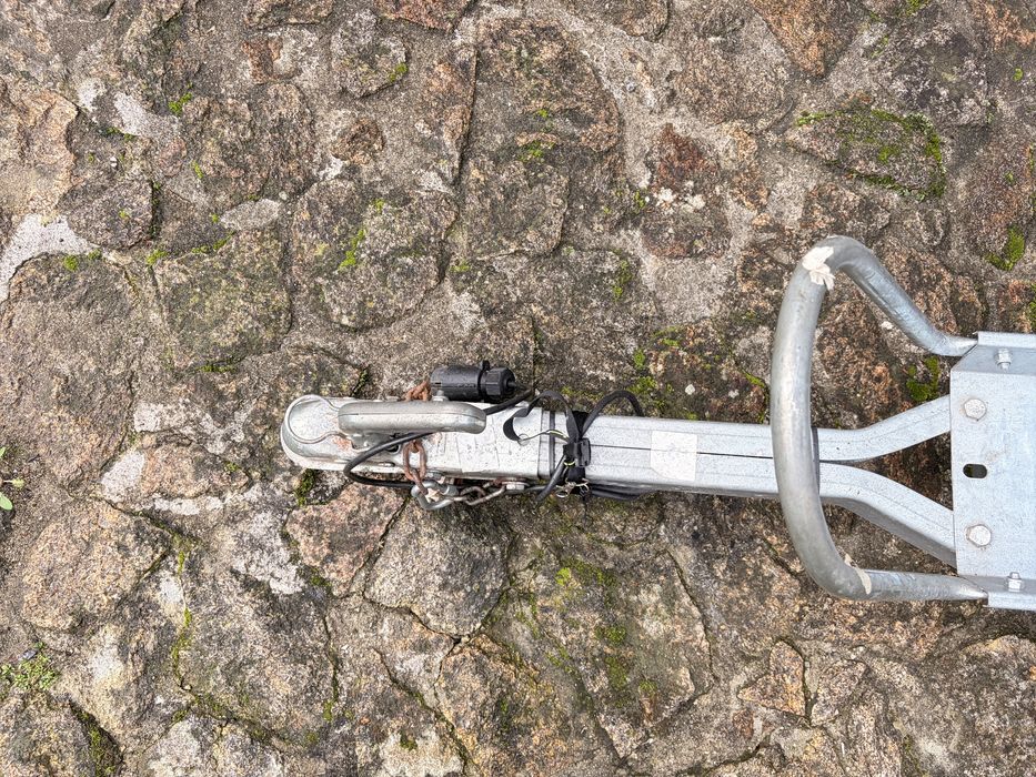 Atrlelado para uma moto