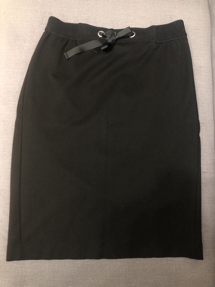 Spódnica z wiskozy czarna rozmiar 38