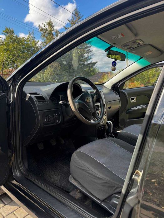 чорний хетчбек ЗАЗ Forza 2012 1.5 л  Газ / Бензин