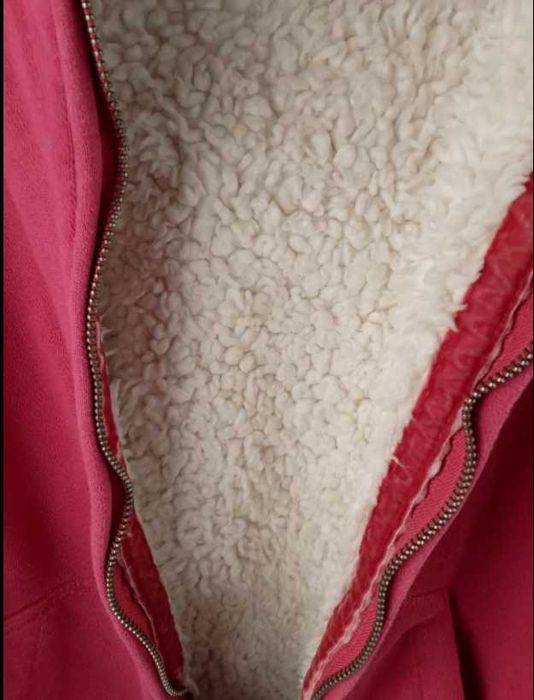 Кофта на хлопчиків утеплена з капюшоном.