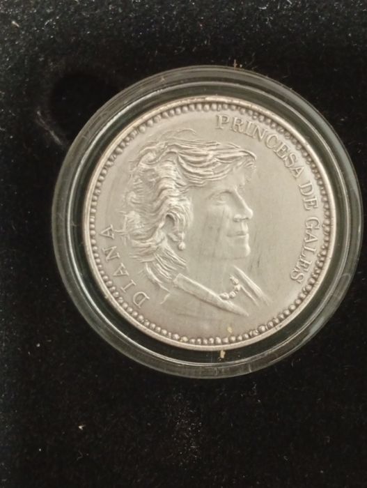 Medalha de homenagem á princesa Diana