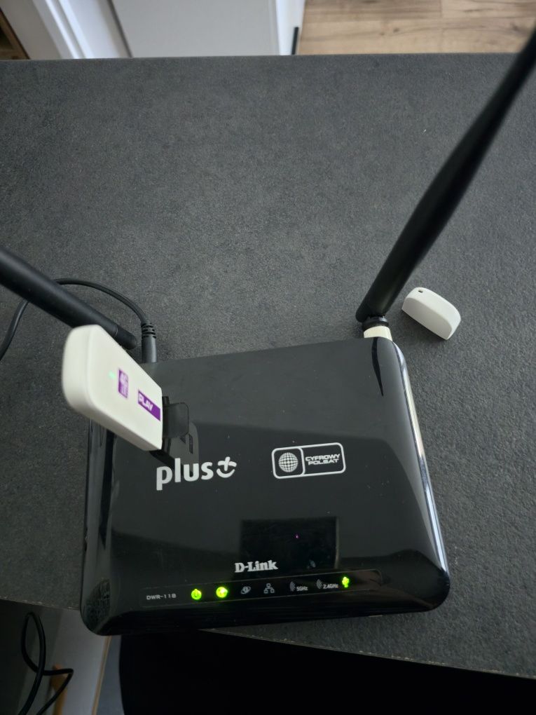 Router d-link dwr-118 wi-fi 5 z modem Huawei E3372 na kartę SIM 4G Lte