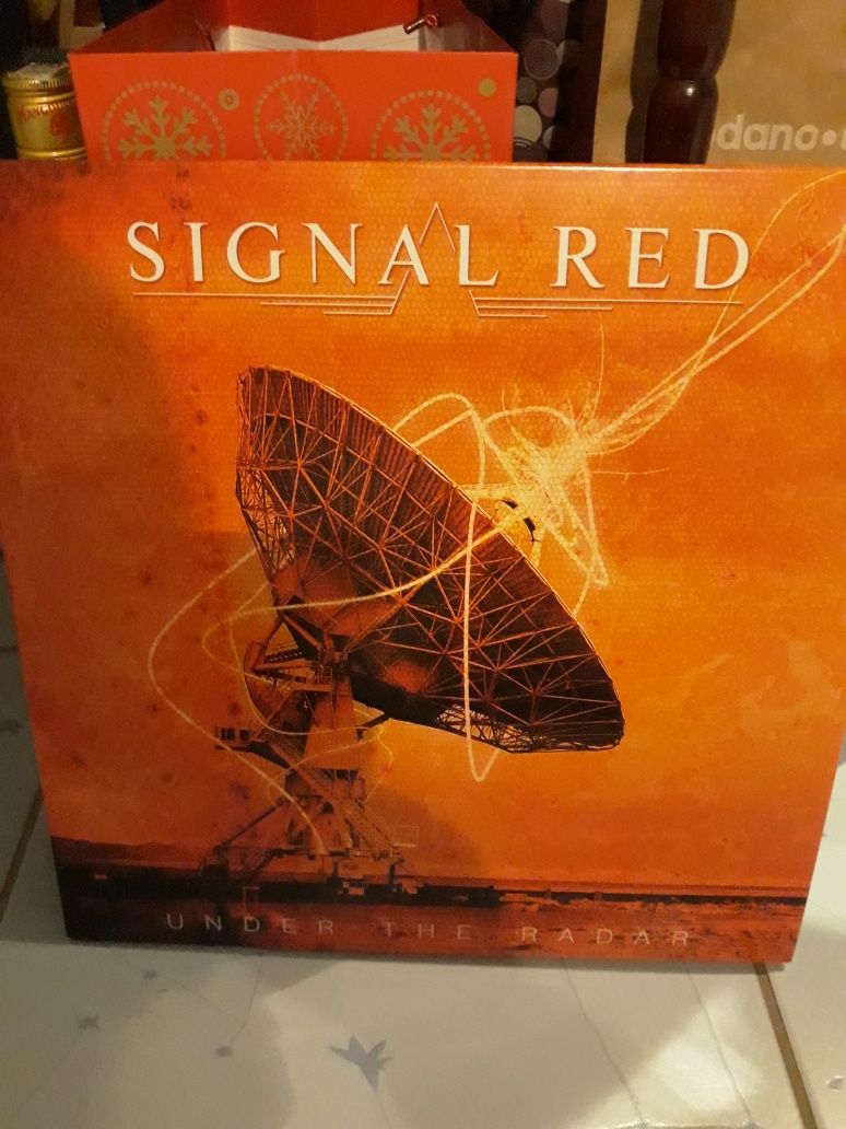 SIGNAL RED- Under The Radar- Limited Edition 2 LP czerwone winyle. .