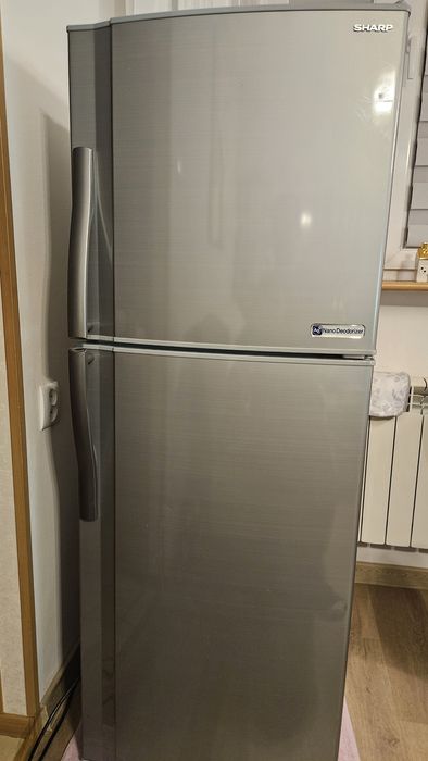 Lodowka Sharp NoFrost stan b.dobry
