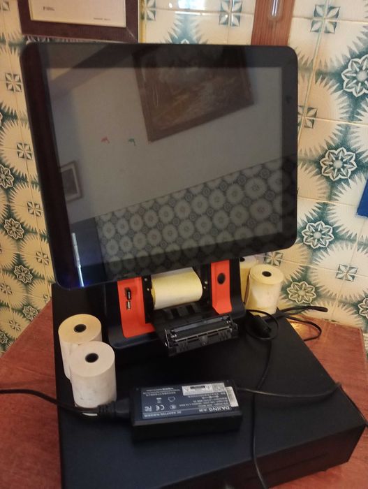 POS + Impressora talões térmica
Gaveta de dinheiro.