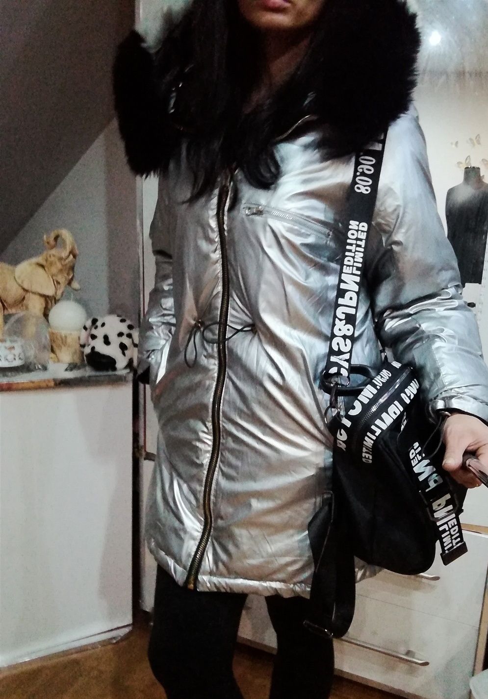 Extra kurtka zimowa dwustronna czarna srebrna pikowana extra futerko M