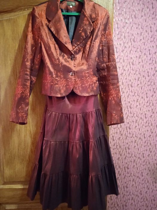 продам Костюм женский