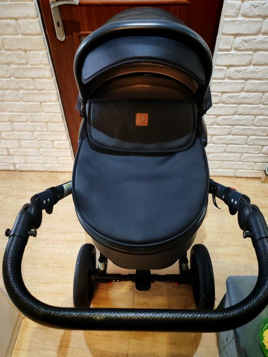 Piękny wózek 3w1