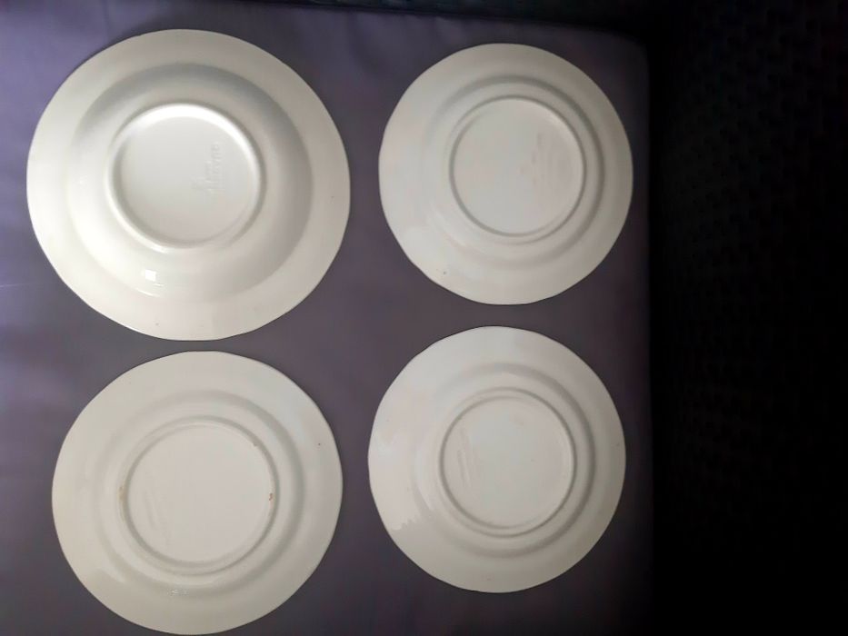 4 Pratos branco e azul quadrifóglio