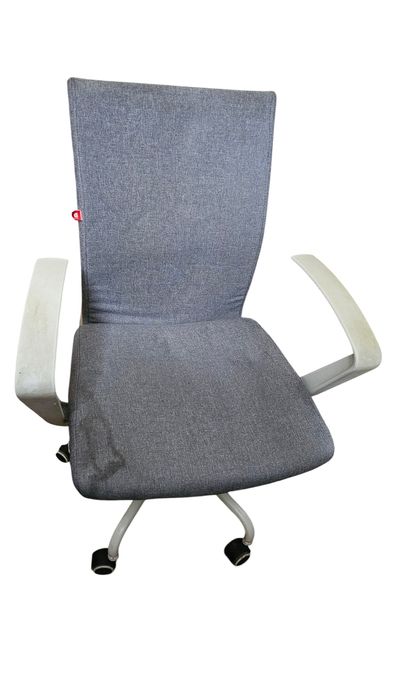 Офісні крісла (під відновлення)