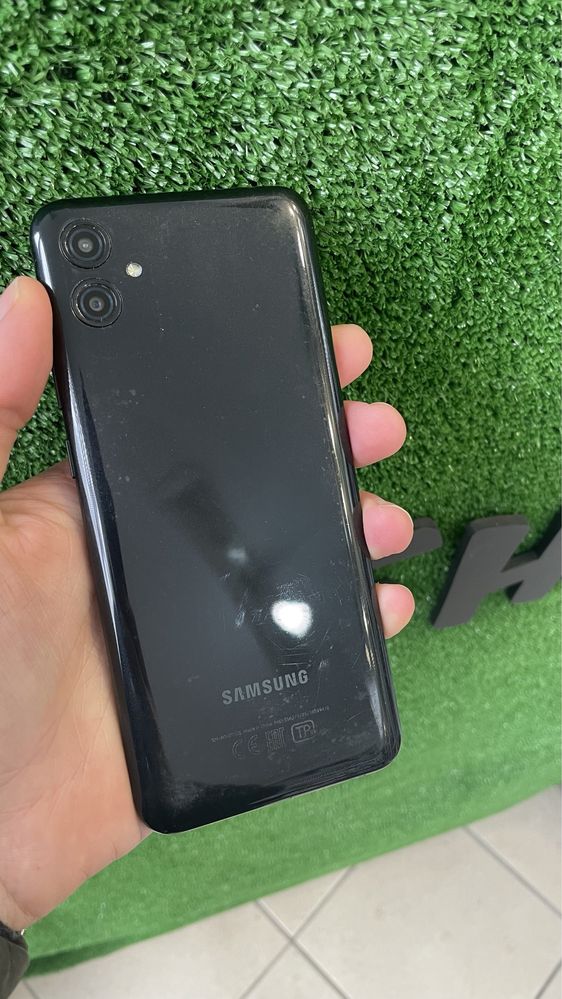 Продам телефон samsung a04e 3/64 gb