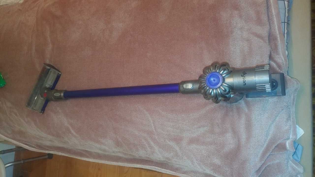 Odkurzacz bezprzewodowy, akumulatorowy Dyson V6