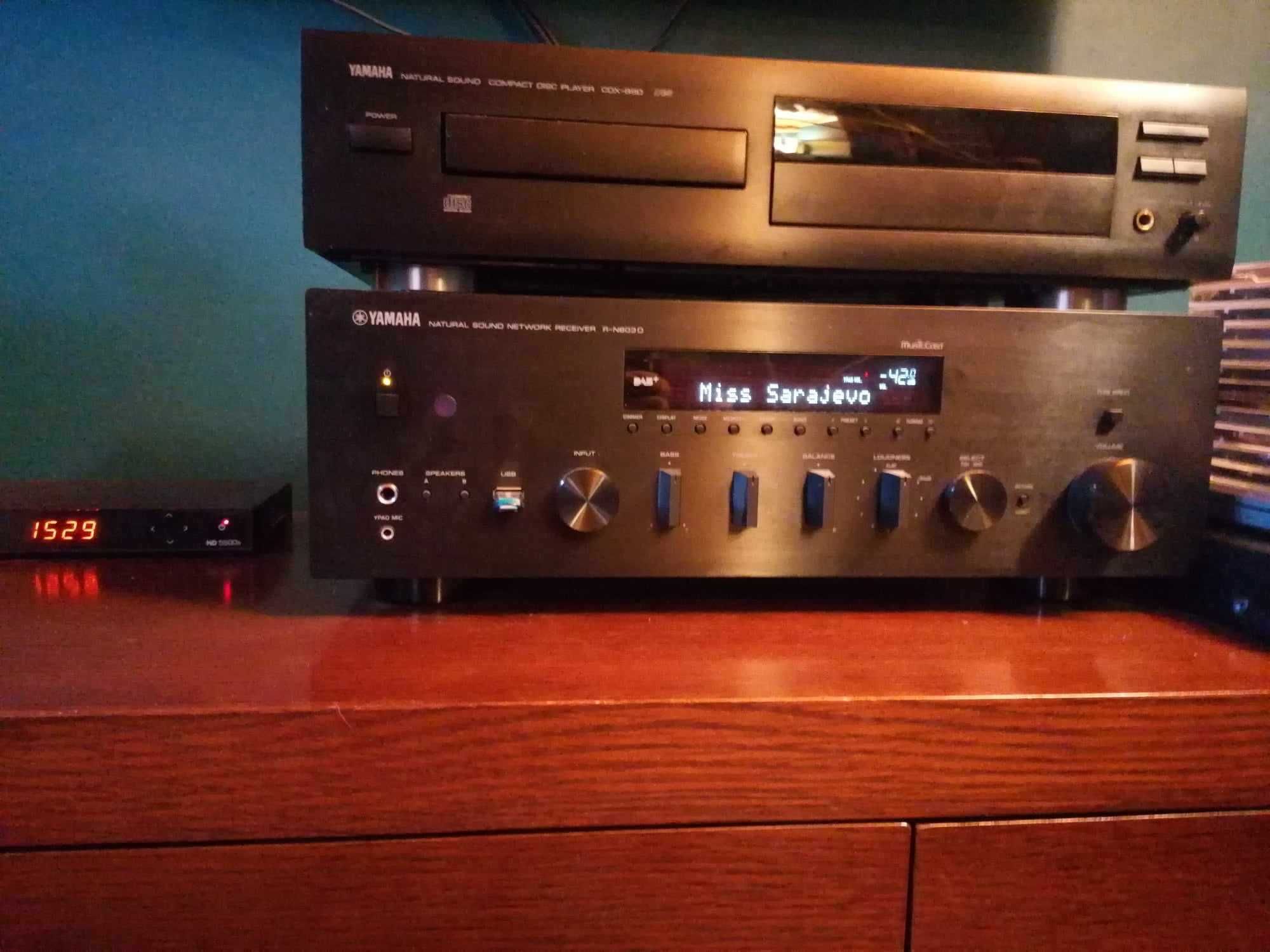 Yamaha r-n 803d amplituner stereo