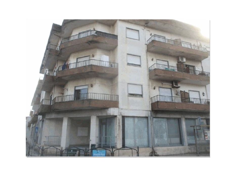 Loja com 330 m2 em Abrantes