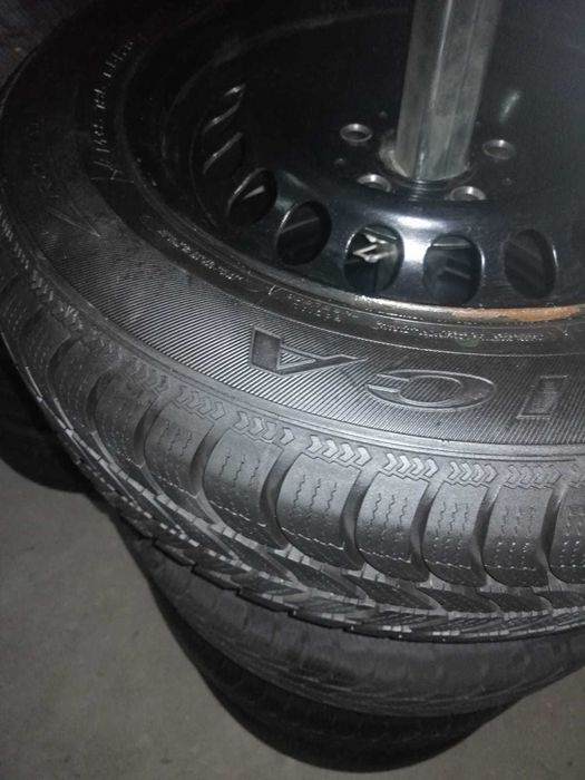 Komplet kół z oponami zimowymi z Mercedesa C W202