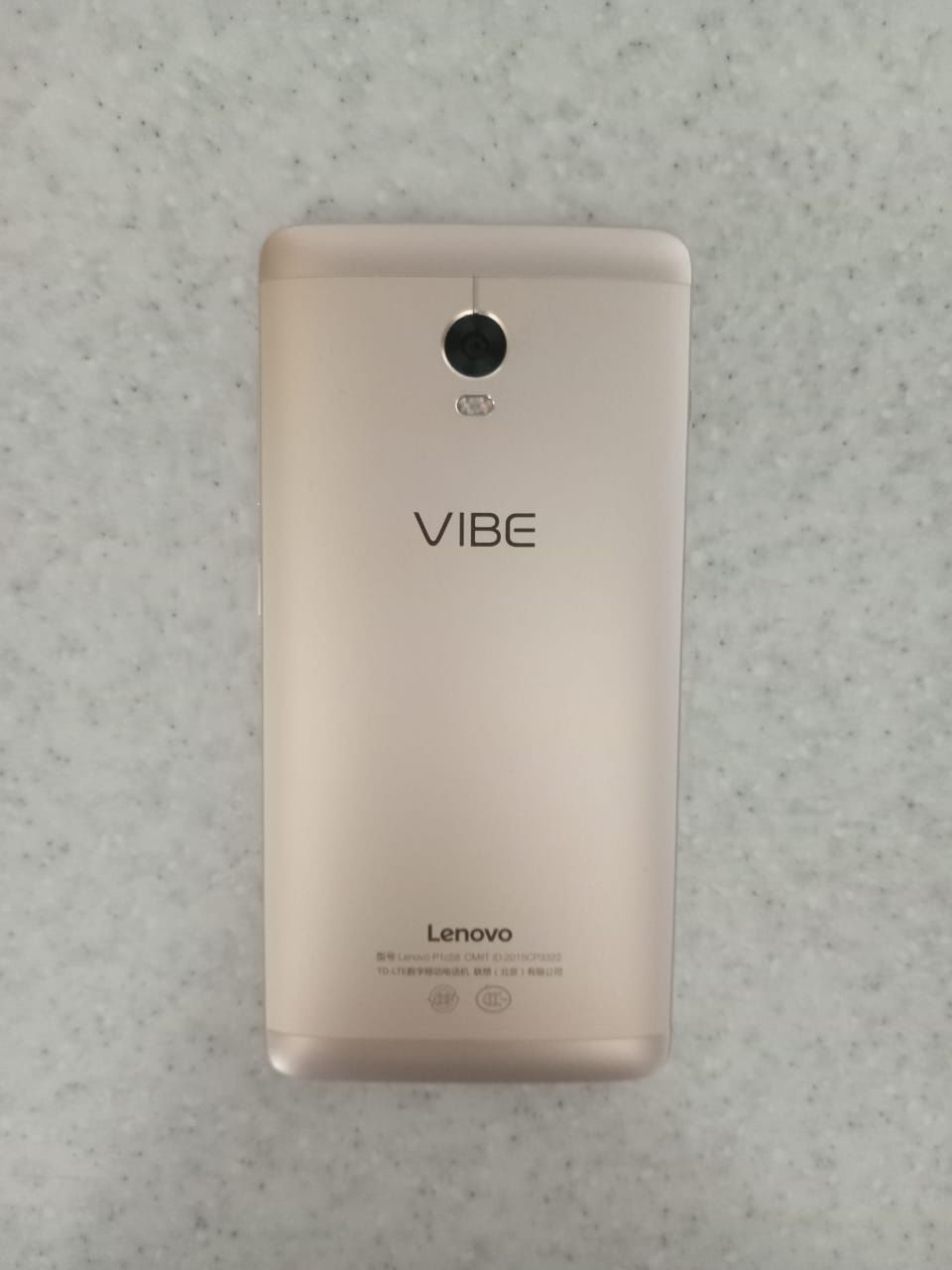 Смартфон Lenovo Vibe p1