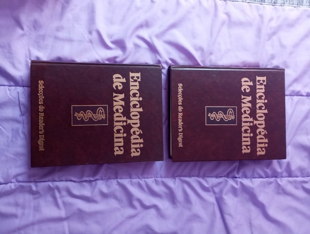 2 volumes Enciclopédia de Medicina