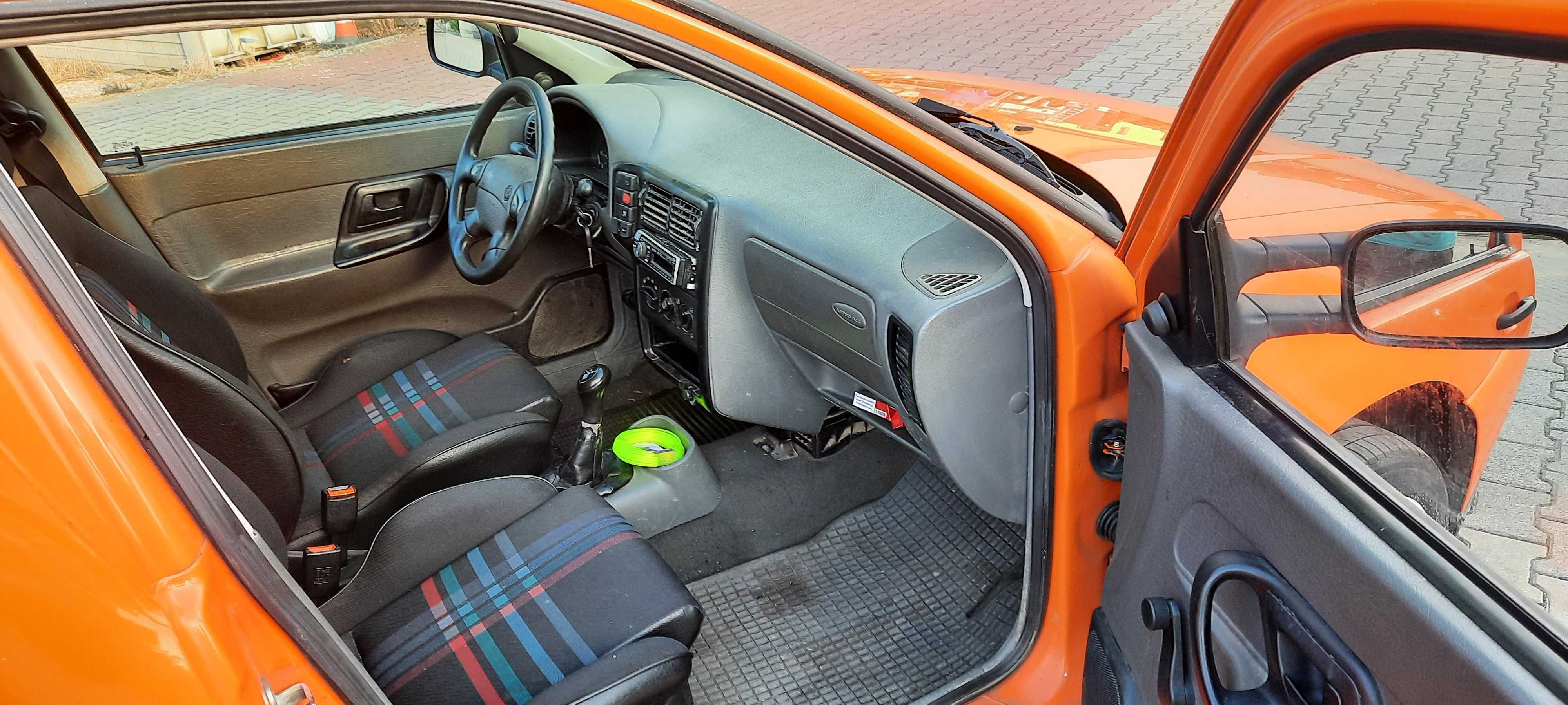 Vw caddy 1.9 sdi 2002 rok