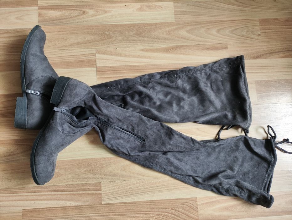 Buty damskie długie cholewki