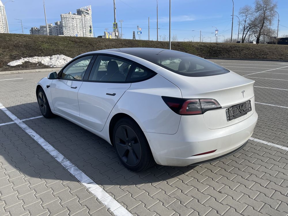 Оренда автомобіля Tesla