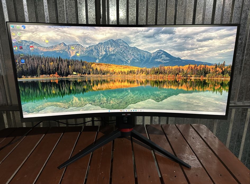 34ʼʼ QUBE Overlord C34UQ144