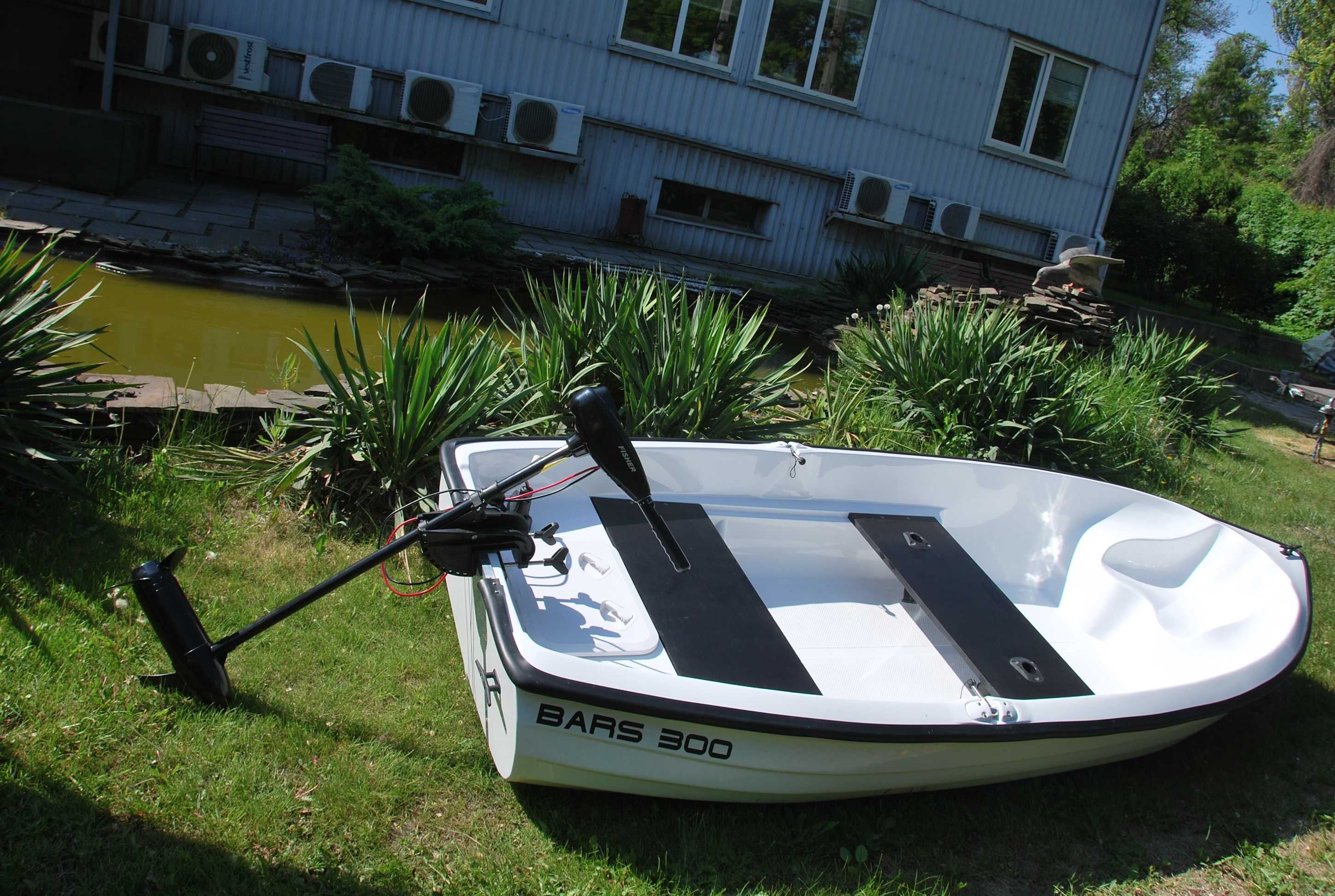 Лодка пластиковая БАРС 300 с электромотором и LIFEPO4 аккумулятором