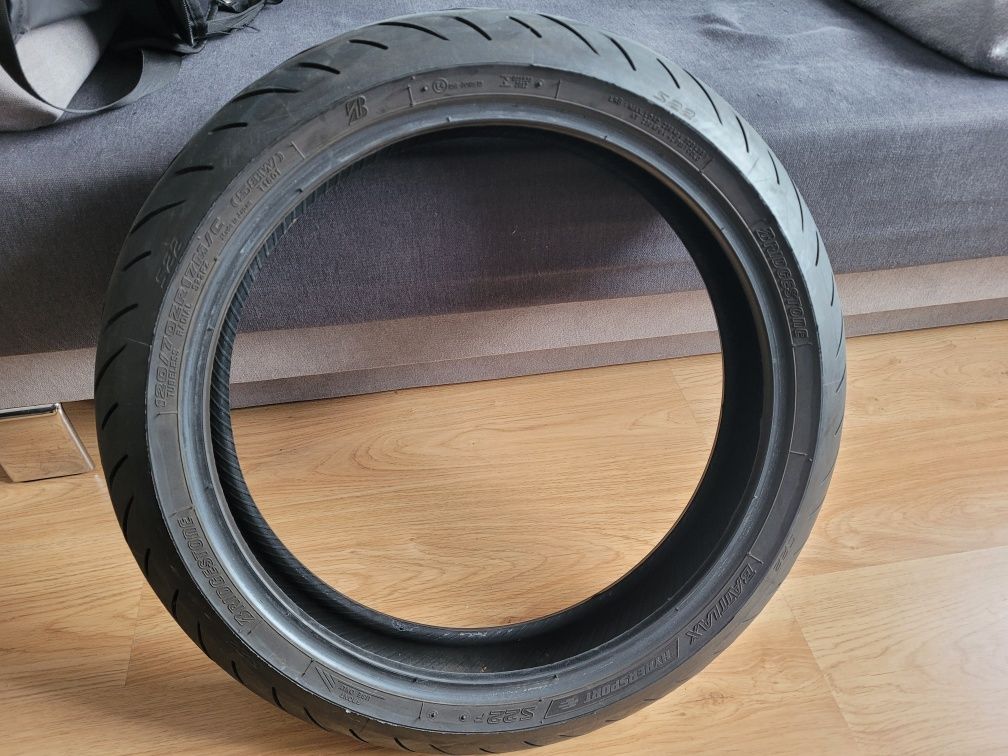 Bridgestone Battlax S22 120/70