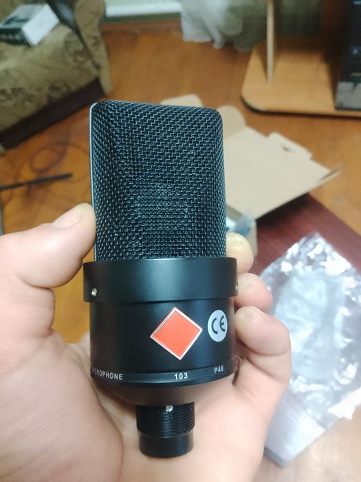 Конденсаторный мікрофон TLM 103
