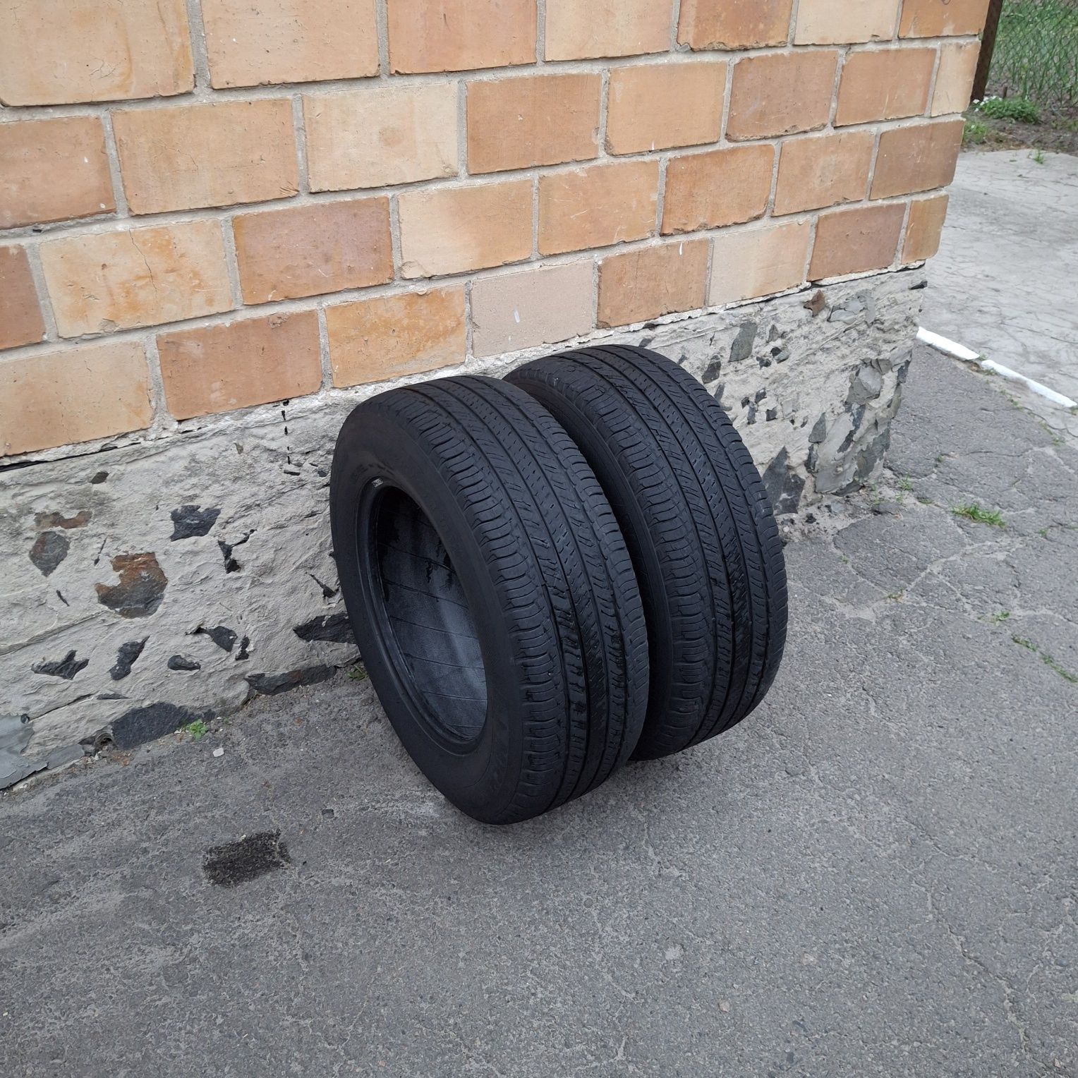 Шини Мішелін 215 65  R16