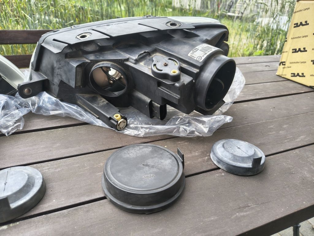 Lampy przód komplet Passat B6