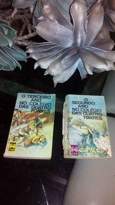 2 livros da coleção Colégio das quatro torres de Enid Blyton 1969