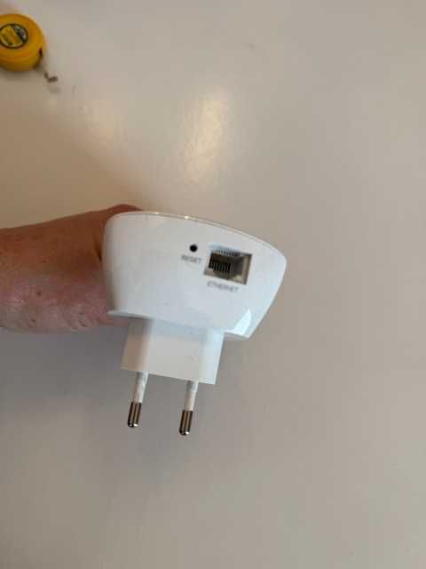 wzmacniacz sygnału Wi-Fi marki TP-Link