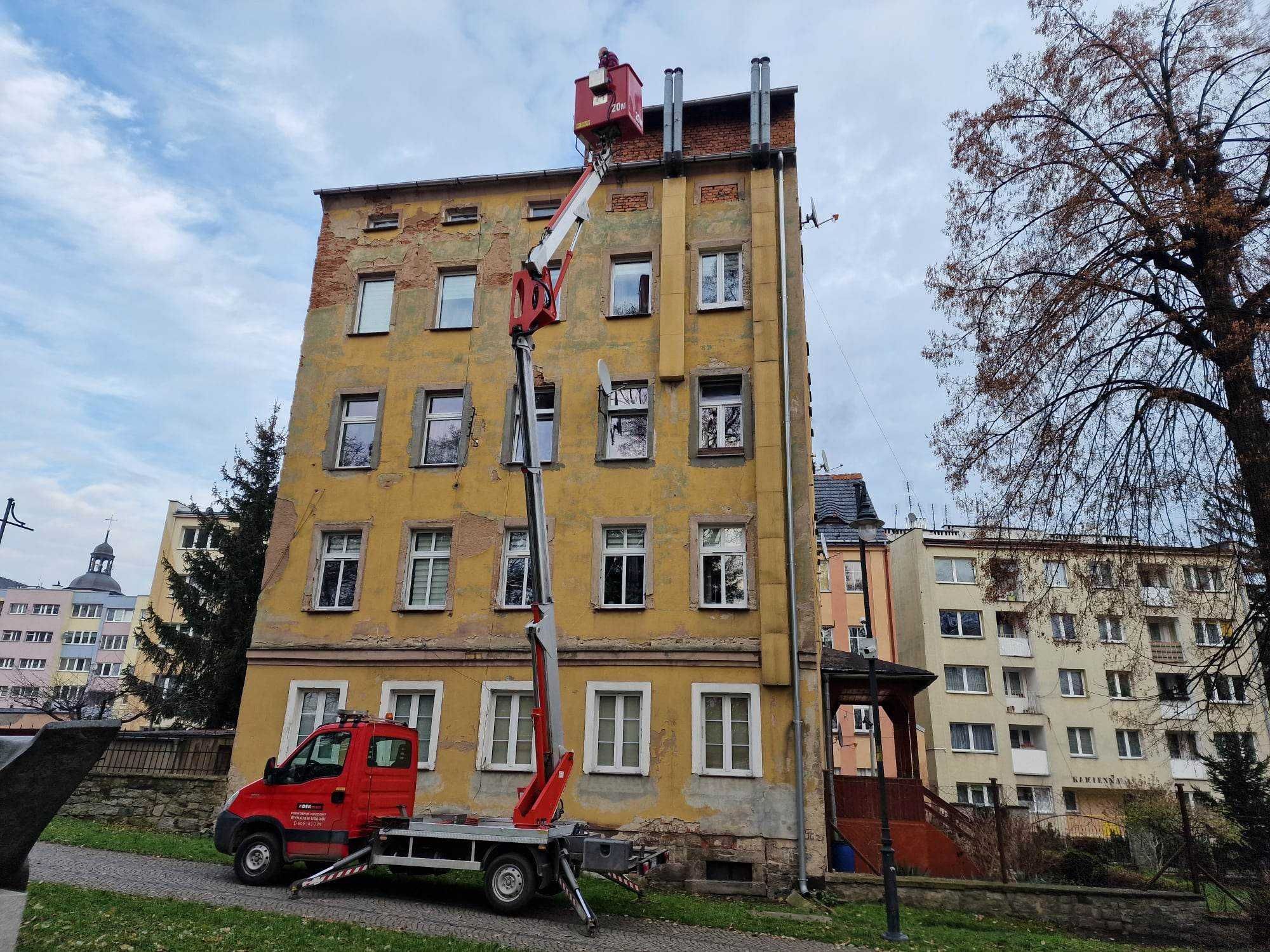 Podnośnik Koszowy , Zwyżka 20mb. Usługi - Wynajem